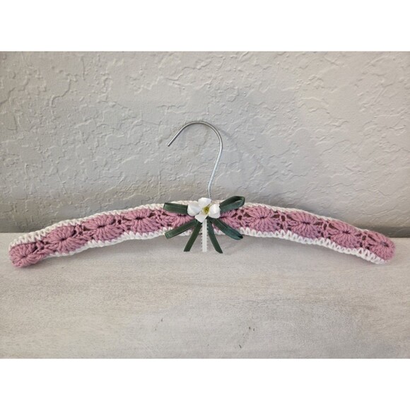 Vintage Handmade Granny Crocheted Wooden Hangers Pink and Blue Lot of 3 - Picture 5 of 16